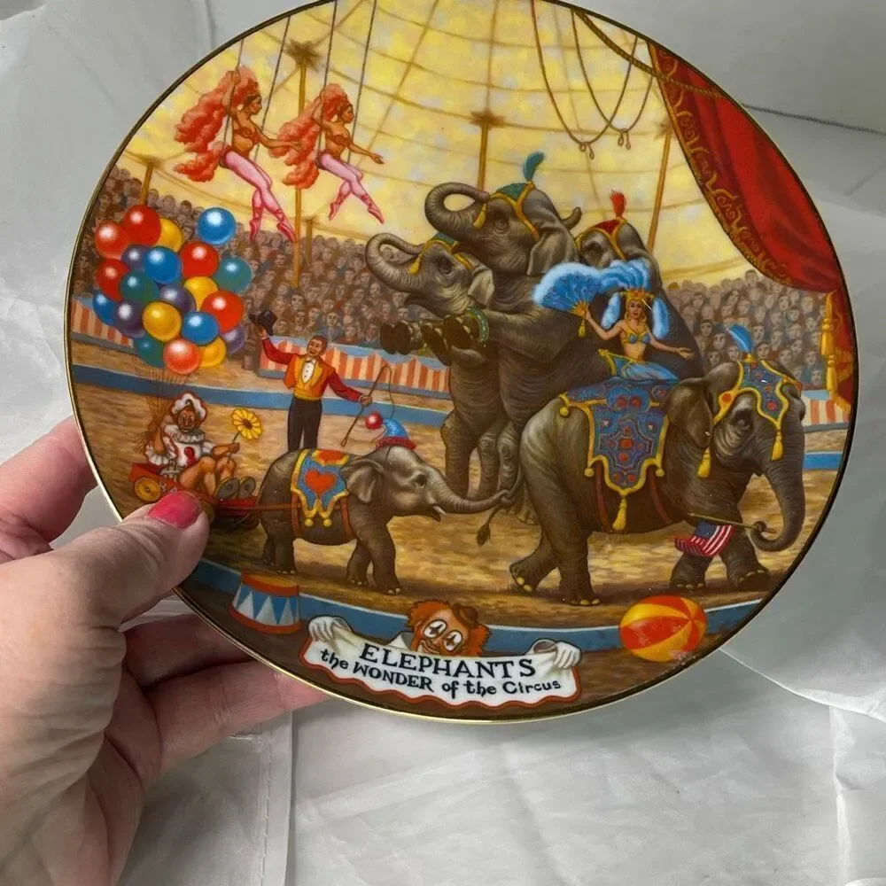 VTG Ringling Bros. & Barnum & Bailey Circus elephant plate.